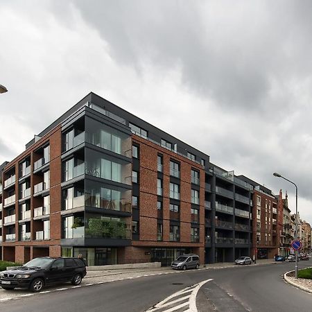 Zentrum Apartament Parking By Impero Познан Екстериор снимка