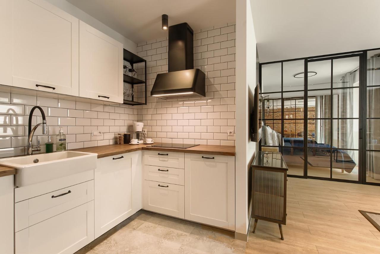 Zentrum Apartament Parking By Impero Познан Екстериор снимка