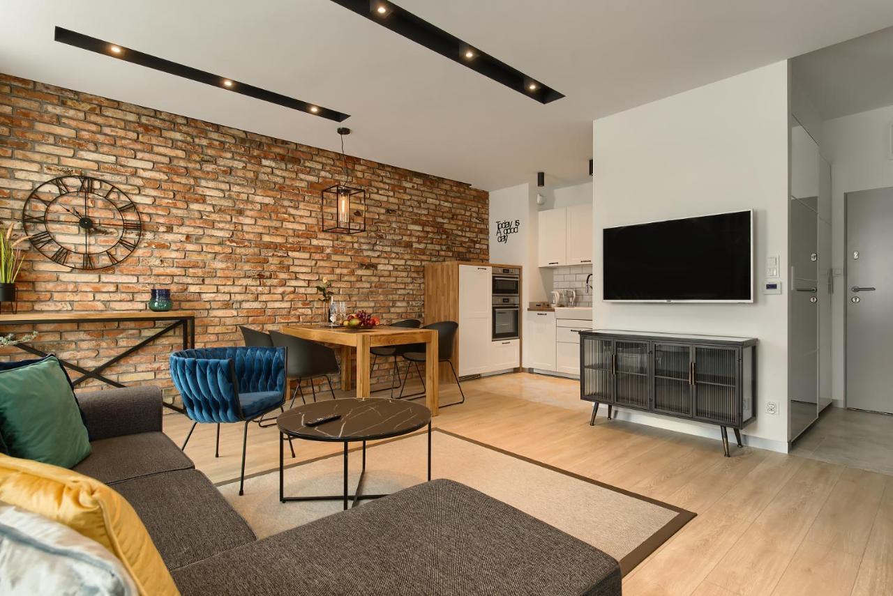 Zentrum Apartament Parking By Impero Познан Екстериор снимка