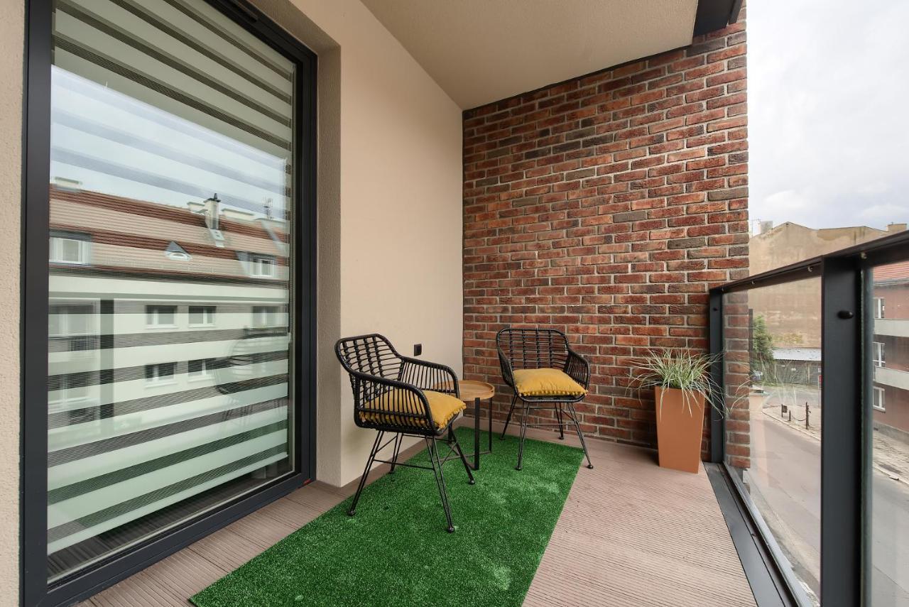 Zentrum Apartament Parking By Impero Познан Екстериор снимка