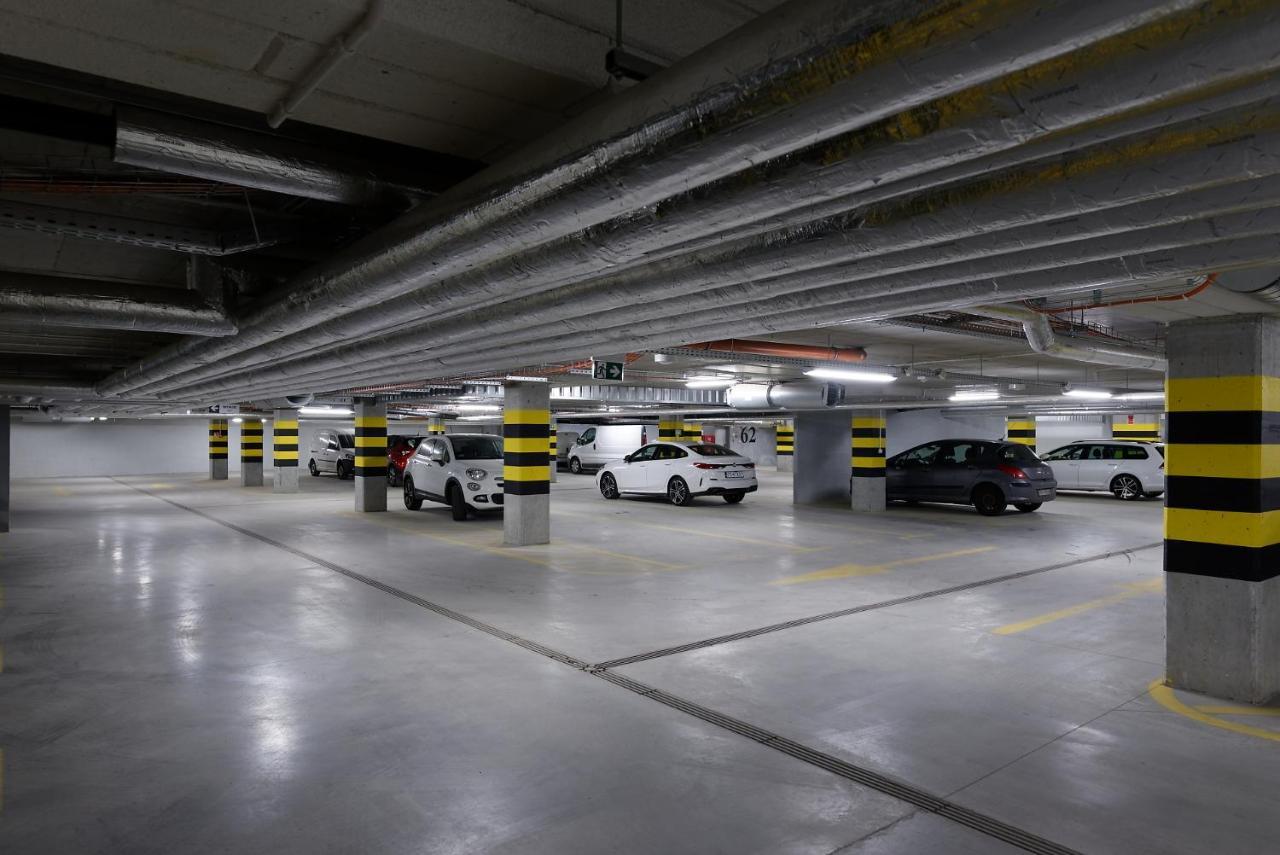 Zentrum Apartament Parking By Impero Познан Екстериор снимка